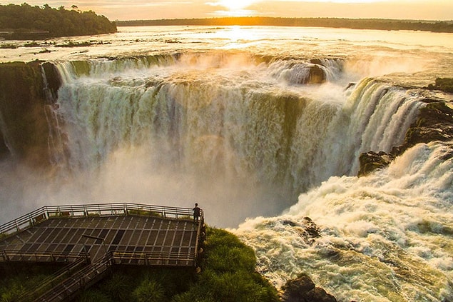 14. Iguazú Şelalesi'nde Gün Doğumu, Arjantin (Doğa, Finalist)