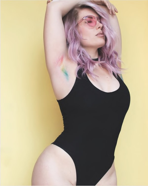 2. Встречайте, окрашивание подмышек! И тут мы не говорим об одном цвете, чем радужнее и ярче, тем лучше!