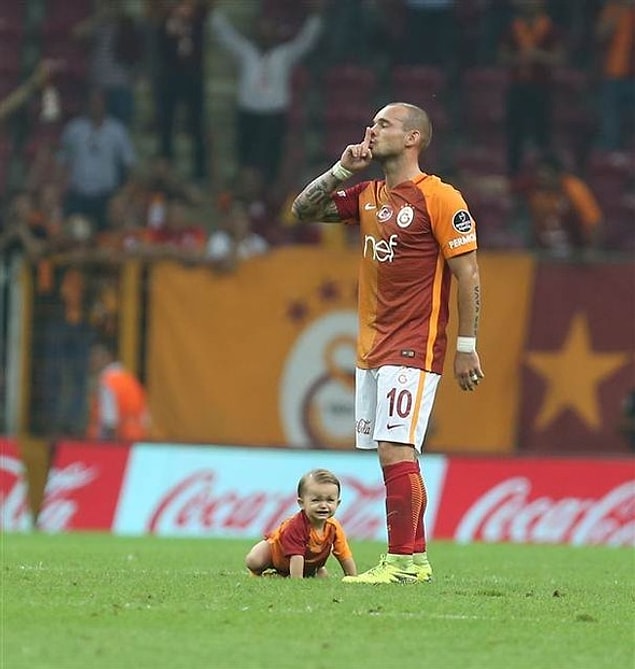 10. Oğlu Xess Xava ile birlikte çektirdiği üçlü en unutulmazlar arasında.