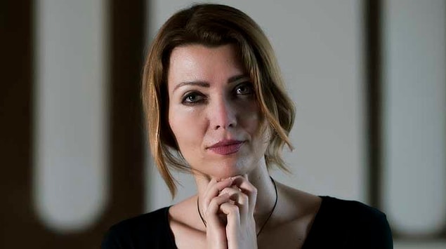 2) Elif Şafak