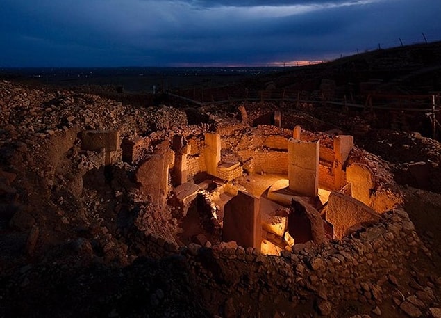 Göbeklitepe'nin uzun yıllar korunması ve sağlıklı kullanılması için 4 bin metrekarelik çelik çatı hazırlanıyor.