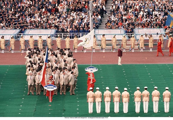 4. Чехословацкая делегация на параде делегаций.