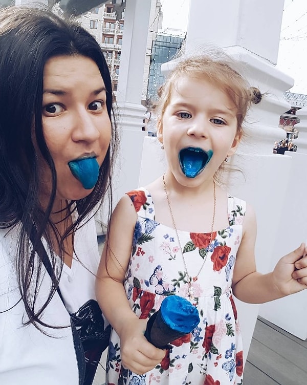 6. Многие посетители уже успели по достоинству оценить супернеобычное черное мороженое