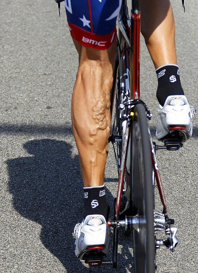 Siz bunları korkunç mu sanıyorsunuz? Asıl Amerikalı bisikletçi George Hincapie'nin 2010 yılında paylaştığı fotoğrafa bakın.