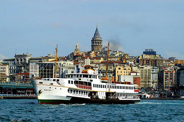 Sosyal medyada binlerce hayvansever imza kampanyası başlatmış ve #vapurlardakafesistemiyoruz demişti.