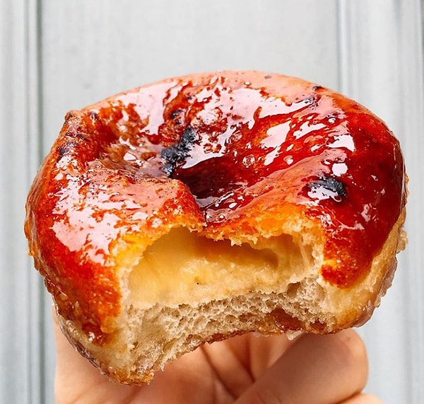 6. Пончик со вкусом крема-брюле
