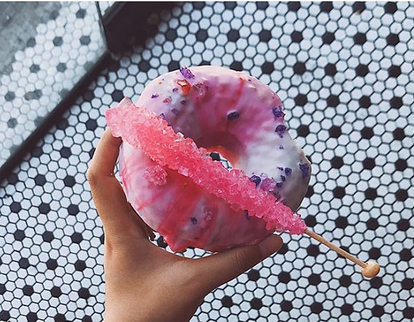 16. Пончик с леденцом