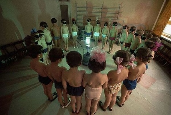 8. Школьники получают дозу витамина D, СССР