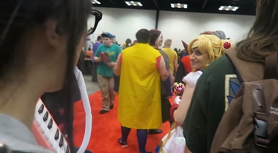 Melodikasıyla Takip Ettiği Cosplay'leri Troll'leyen Kadın