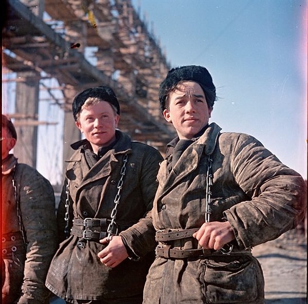 6. Юные высотники на стройке (Павлодар, Казахстан)