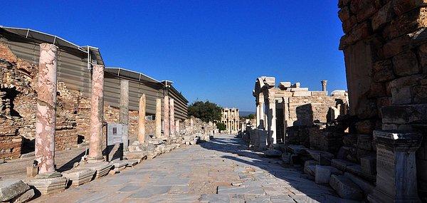 Efes Kuretler Caddesi