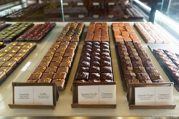 Главной отличительной чертой настоящего шоколадного дома являются 18 видов ганаша, которые производятся здесь.