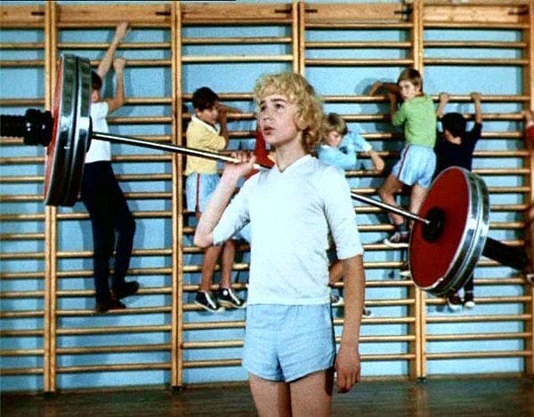 5. "Приключения Электроника" (1979)