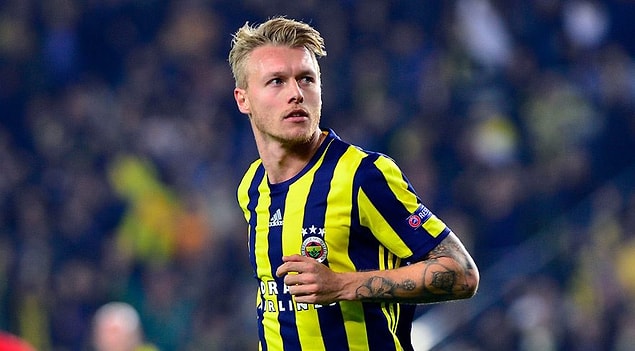 22. Simon Kjaer ➡️ Sevilla