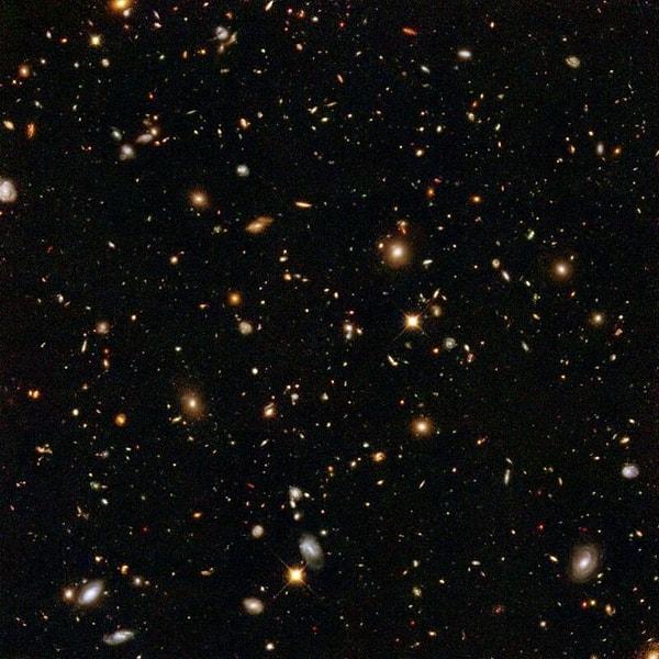 7. 100 milyar yıl sonra, Dünya’dan tek görebildiğimiz yıldızlar Milkomeda galaksisinden olacak.