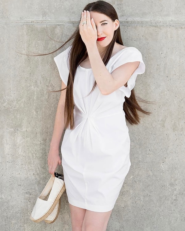 12. Недавно Иванка Данисова решила обратиться за помощью к пластическим хирургам