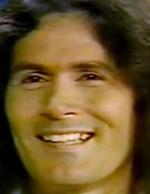 Родни Алкала победил в в американском телешоу 'The Dating Game' в 1978 году. Смысл телешоу был в том, чтобы найти себе пару для свидания.