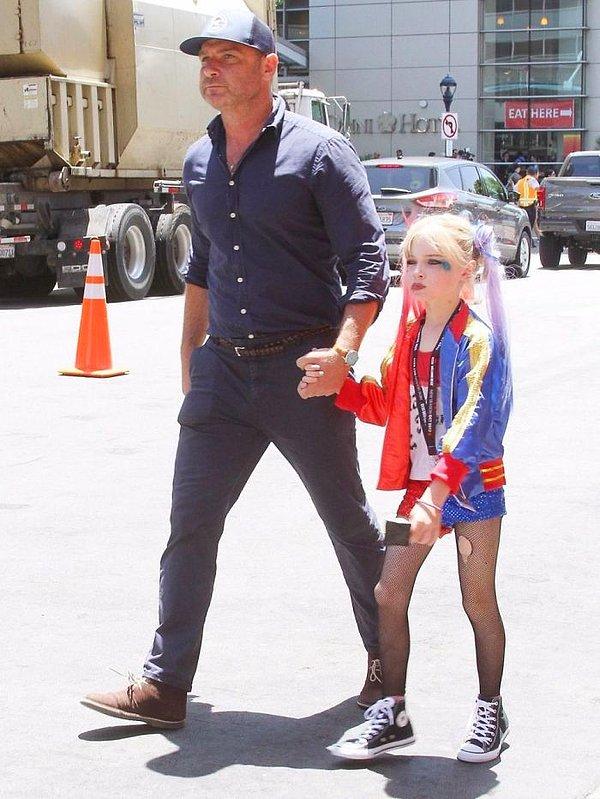 1. Liev Schreiber'in oğlu Comic Con'a Harley Quinn olarak gitmek istemiş! :)