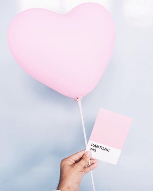 Вам подходит цвет Pantone 493