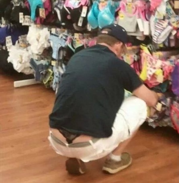 1. Они носят женские стринги