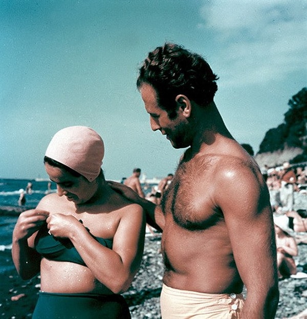 10. "Давай помогу!"