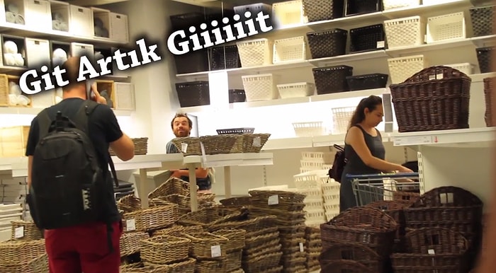 İnsanların Kafasının Üstünden Absürt Nesneler Çıkartmak