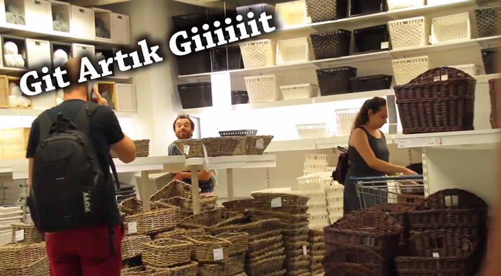 İnsanların Kafasının Üstünden Absürt Nesneler Çıkartmak