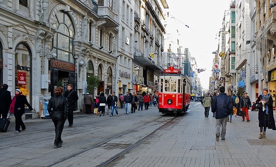 Göz Göre Göre Yok Oluyor! İstiklal Caddesi'nde Kepenk İndirmek Zorunda Kalan Mekanlar