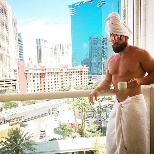 1. У каждой девушки есть хотя бы одно подобное фото из отпуска