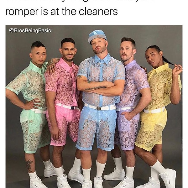 4. Когда собрался на вечеринку, а твой костюмчик в чистке