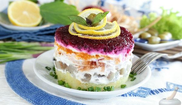 3. Салат "Селёдка под шубой"