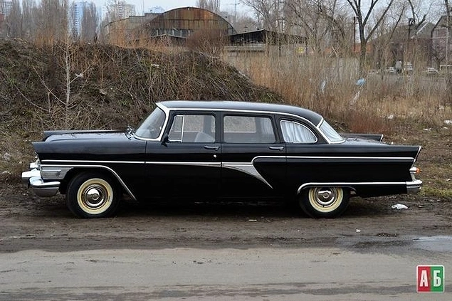 Эта "Чайка" 1980 года была выставлена на продажу в Киеве в 2016.