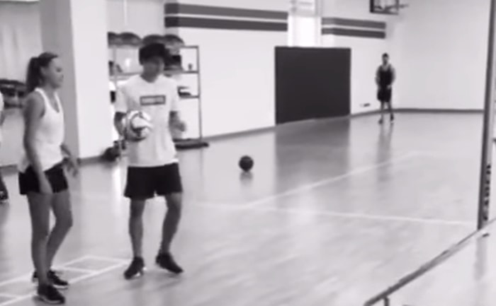 Enes Ünal ve Kendisi Gibi Futbolcu Olan Sevgilisinden Sıra Dışı Antrenman