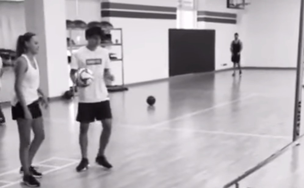 Enes Ünal ve Kendisi Gibi Futbolcu Olan Sevgilisinden Sıra Dışı Antrenman