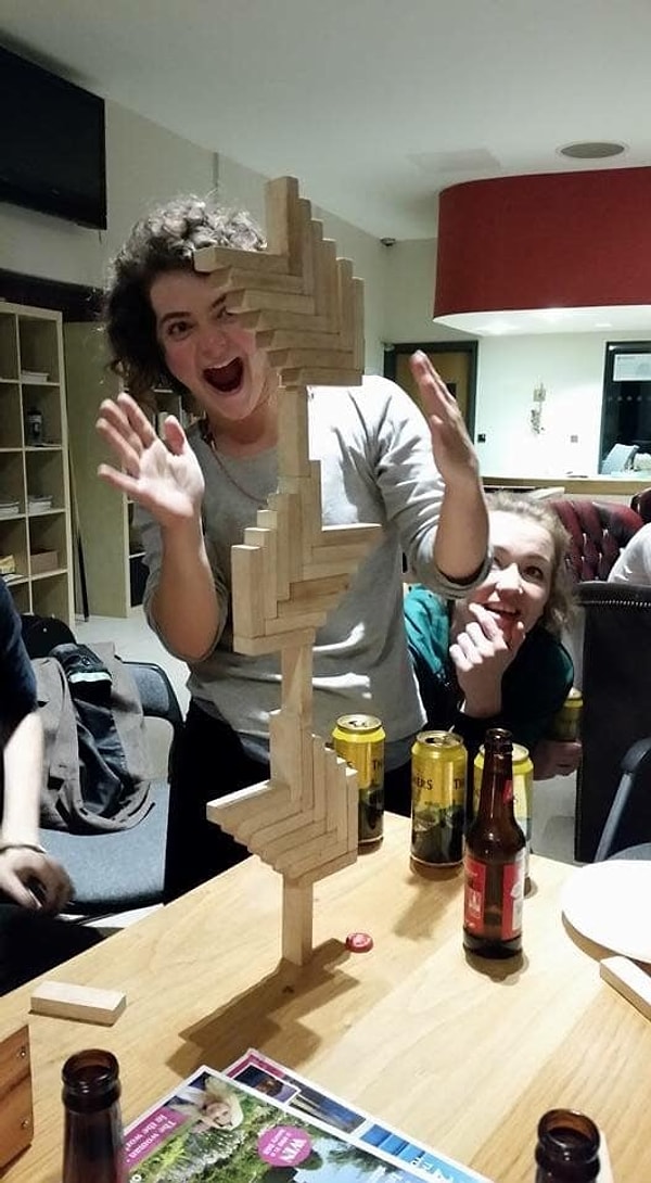 9. Этот парень просто профи "Дженги" 👏