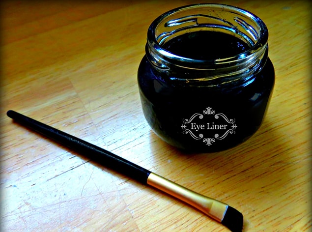 2. Eyeliner severler için...