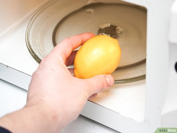 14. Чтобы выдавить из лимона больше сока, поместите его в микроволновку на 10 секунд