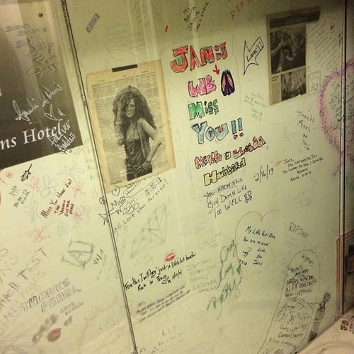 В Лос-Анджелесе вы можете остановиться в том же самом отеле, где от передозировки героином умерла американская рок-певица Дженис Джоплин.