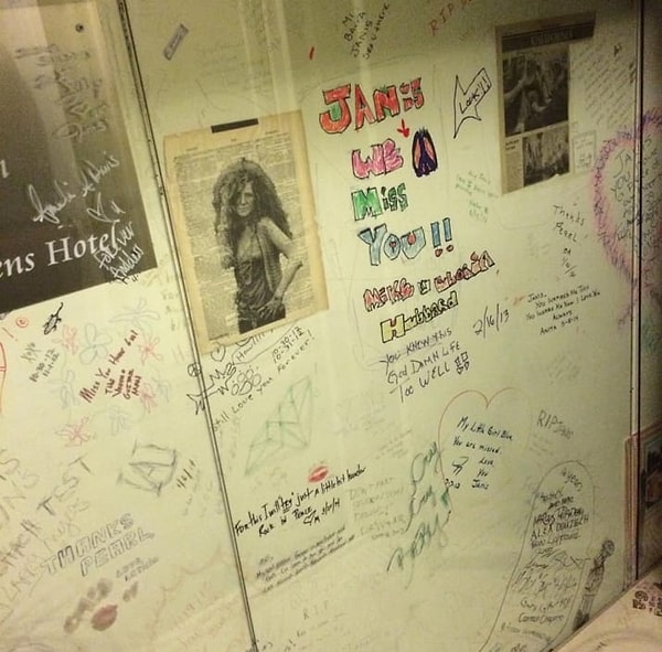 8. В Лос-Анджелесе вы можете остановиться в том же самом отеле, где от передозировки героином умерла американская рок-певица Дженис Джоплин.