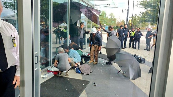 2. Во время исполнения трюка на мотоцикле насмерть разбилась женщина-каскадер