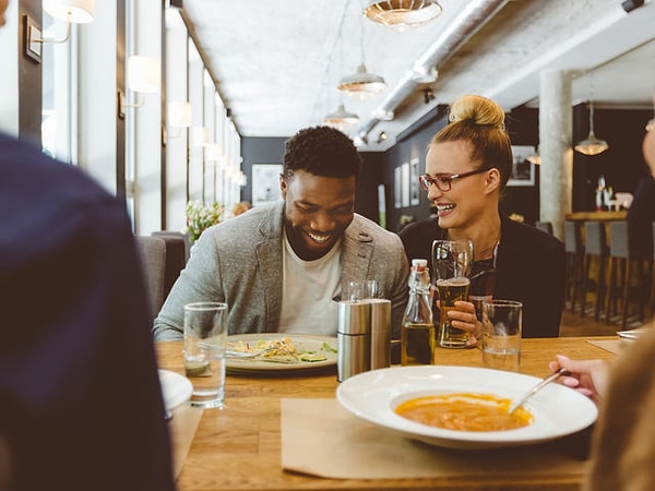 9. Какую кухню вы бы выбрали для похода в ресторан с друзьями?