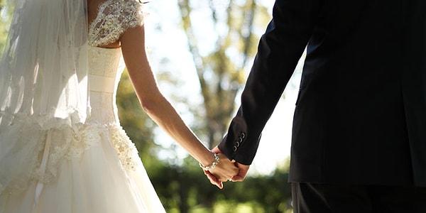 Son 15 yılda ilk evlilik yaşları hem erkekler hem de kadınlar için giderek yükseldi.
