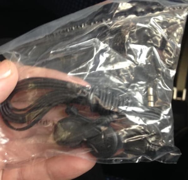 6. "Наушники, которые мы раздаем, используются повторно"