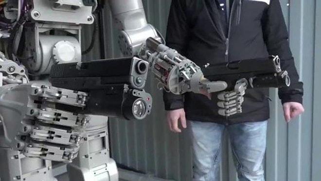 Rusya, İnsansı Askeri Robotu 'FEDOR'u Tanıttı