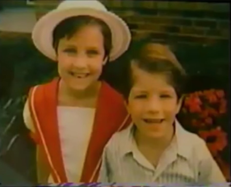 какими были родители когда были маленькие. какими были родители когда были маленькие. какими были родители когда были маленькие. шарлотта гарсайд сейчас. родители не парились как нас одевать.