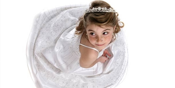 3. Платья салона модной одежды марки Glitz очень популярны в США среди участников детских конкурсов красоты. Они пользуются спросом настолько, что за всего одно платье родители готовы отдать тысячи долларов, а носить ребенок будет его от силы один сезон.