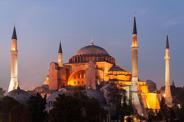"Osmanlı Ayasofya'ya gözünün içi gibi bakmıştır"