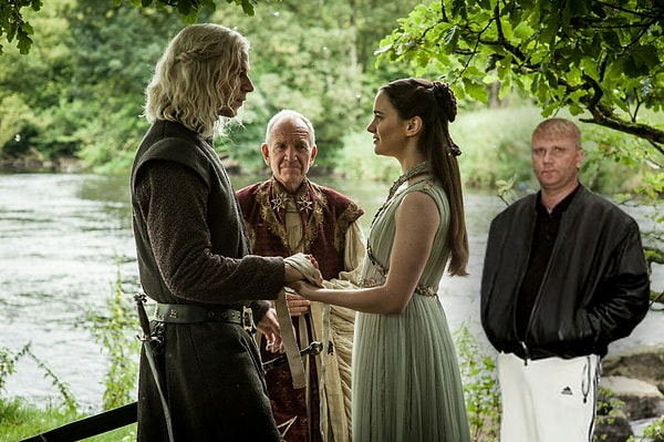 6. Какая свадьба без свидетелей (Бран не в счёт)