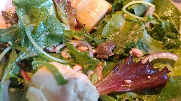 Salatasından Çıkan Minik Kurbağayı Evlat Edinen Kadın: Becky Garfinkel ile Tanışın!