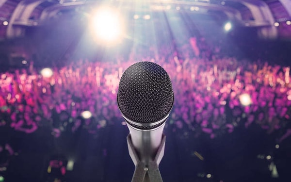 6. Какая группа является автором хита "Старший брат"?